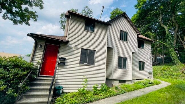 58 Windsor St, Unit #2