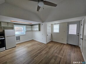 27 Liberty St in Stonington, CT - Building Photo - Building Photo