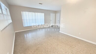 1508 W Hamilton Ave in Tampa, FL - Foto de edificio - Building Photo