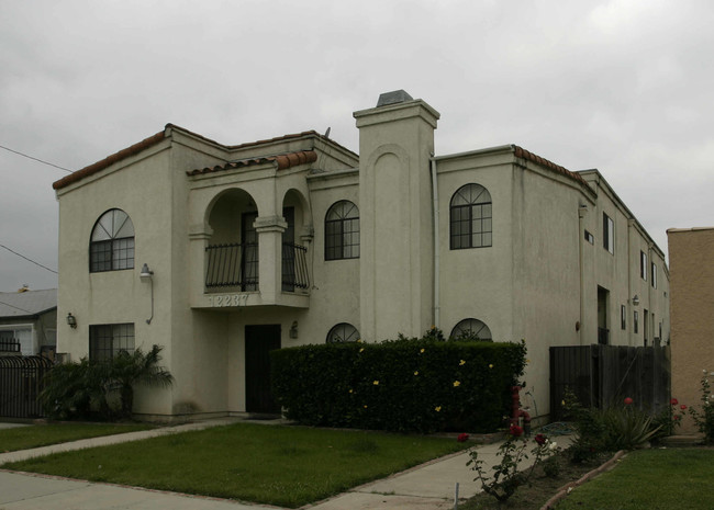 12237 York Ave in Hawthorne, CA - Building Photo - Building Photo