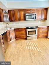 5441 Grove Ridge Way in North Bethesda, MD - Building Photo - Building Photo