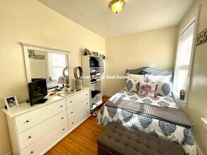 15A Garden St, Unit 2 in Boston, MA - Building Photo - Building Photo