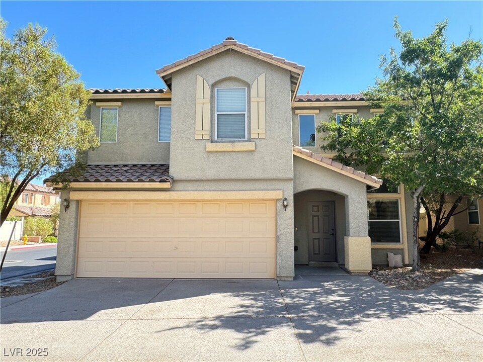 8755 Brindisi Park Ave in Las Vegas, NV - Building Photo