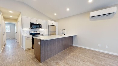 19 Regal Ave in Winnipeg, MB - Building Photo - Building Photo