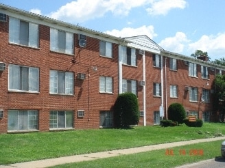 Grandmont Apartments in Detroit, MI - Building Photo