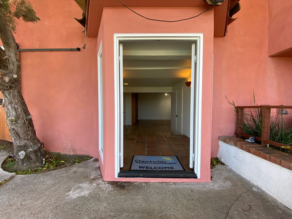 2283 Glenview Ln in Vista, CA - Building Photo