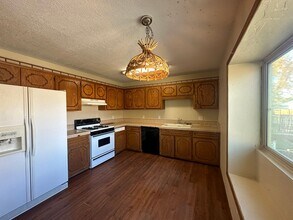 1704 E 27th St in Farmington, NM - Building Photo - Building Photo