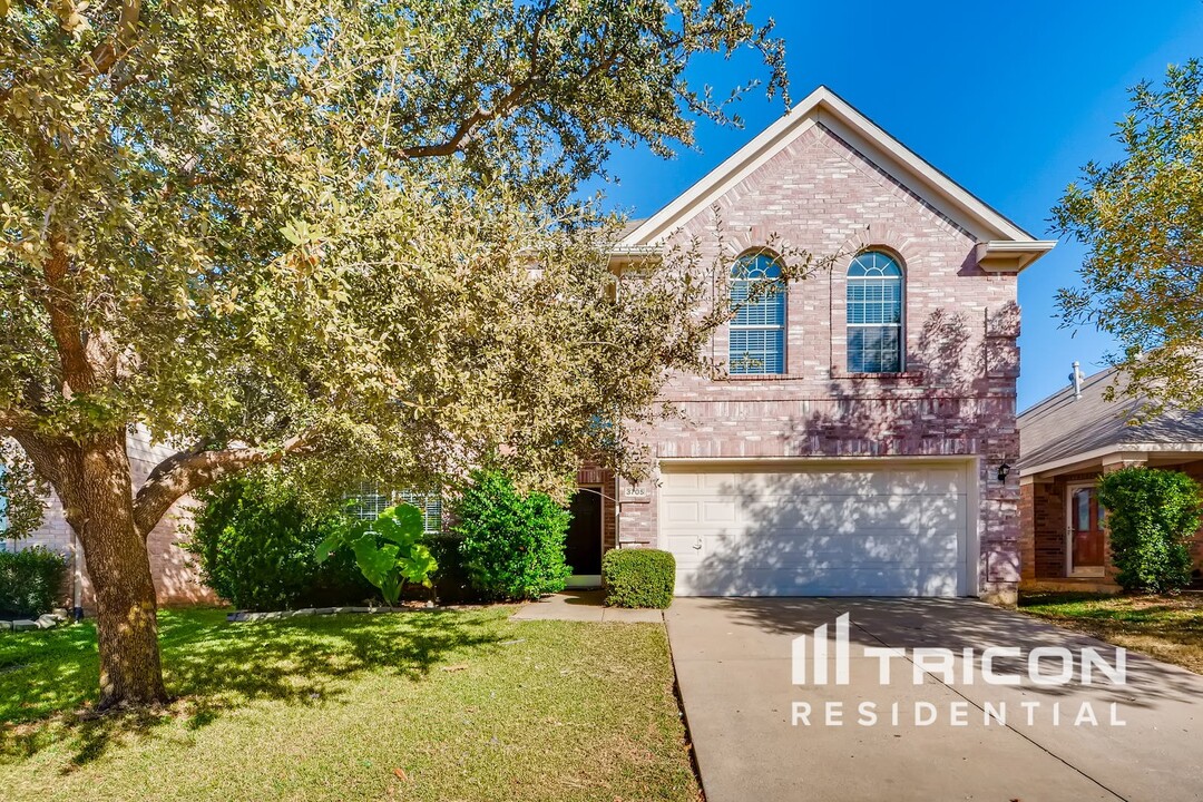 3705 Aldersyde Dr in Fort Worth, TX - Building Photo