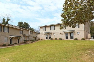 Vineville Townhomes East in Macon, GA - Building Photo - Building Photo