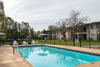 Spring Creek Gardens in Chattanooga, TN - Building Photo - Building Photo