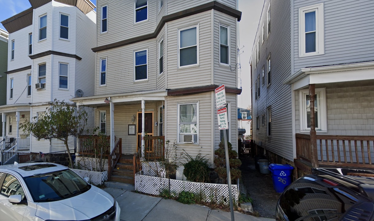 24 Maryland St, Unit 3 in Boston, MA - Foto de edificio
