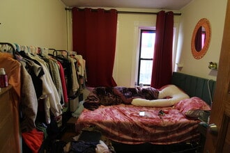 2016 Massachusetts Ave, Unit 2 in Cambridge, MA - Foto de edificio - Building Photo