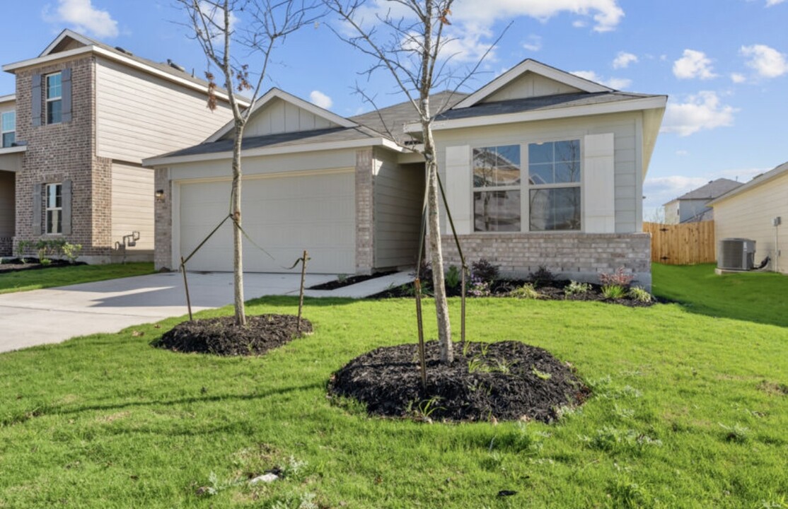 5206 Halite Vly in San Antonio, TX - Foto de edificio