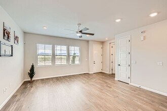 8822 Fraser River Lp in Littleton, CO - Building Photo - Building Photo
