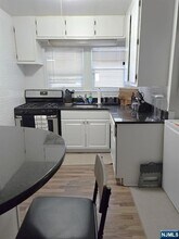31 Ridge Rd in Lyndhurst, NJ - Building Photo - Building Photo