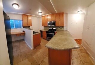 4429 S Centinela Ave, Unit 1/2 in Los Angeles, CA - Foto de edificio - Building Photo