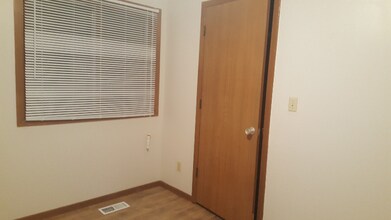 858 Woodgate Dr in St. Paul, MN - Foto de edificio - Building Photo