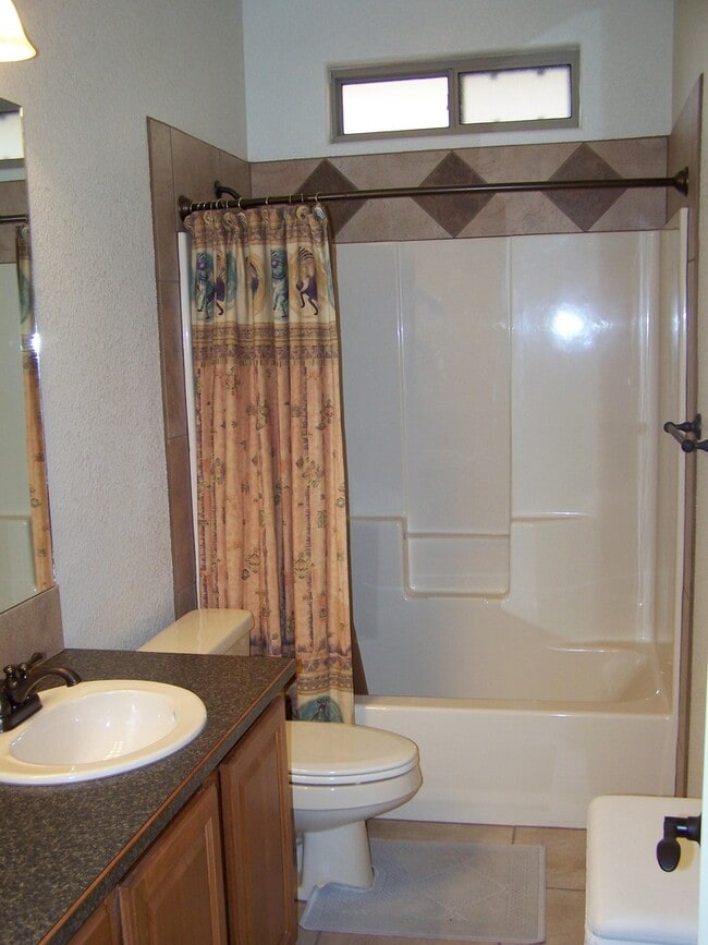 205 Ascot Parade in Alamogordo, NM - Building Photo - Building Photo