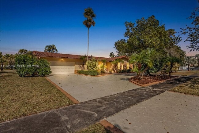 11201 SW 136th St in Miami, FL - Building Photo - Building Photo