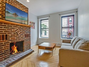 458 W 50th St in New York, NY - Building Photo - Interior Photo