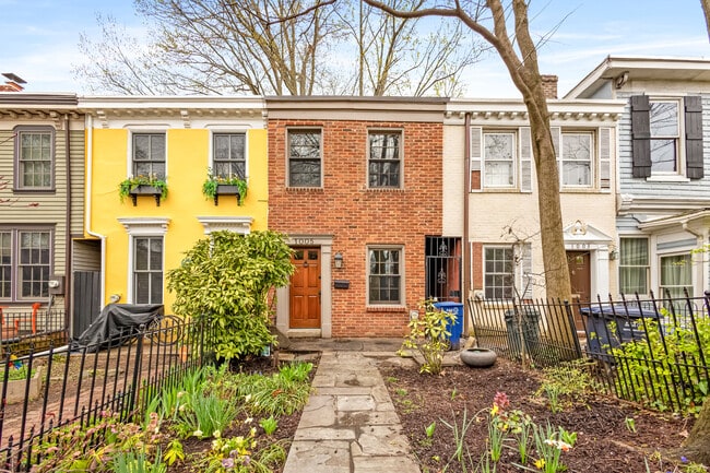 1005 S Carolina Ave SE in Washington, DC - Foto de edificio - Building Photo