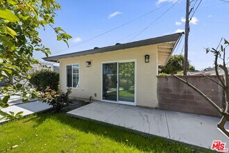 6229 Sylvia Ave in Los Angeles, CA - Building Photo - Building Photo