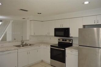 1527 Veracruz Ln in Weston, FL - Foto de edificio - Building Photo