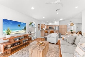 690 100th Ave N in Naples, FL - Building Photo - Building Photo