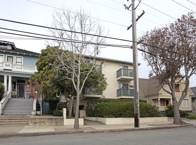 492 Van Buren St in Monterey, CA - Building Photo - Building Photo