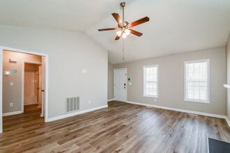 40 Bent Creek Ct in Clayton, NC - Foto de edificio - Building Photo