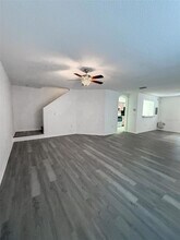 7328 E Bank Dr in Tampa, FL - Building Photo - Building Photo