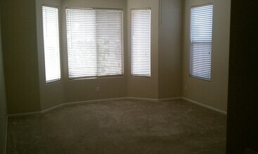 28667 Peach Springs Dr in Menifee, CA - Building Photo - Building Photo