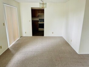 5522 Beechwood Ct S in Salem, OR - Building Photo - Building Photo