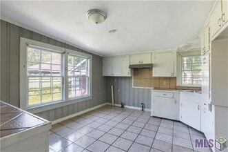 5921 Byron Ave in Baton Rouge, LA - Building Photo - Building Photo