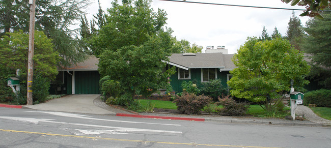 2168 Donald Dr in Moraga, CA - Building Photo - Building Photo