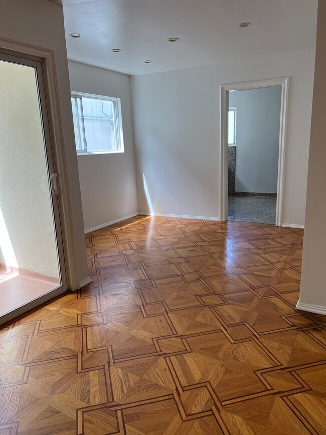 1033 Euclid St in Santa Monica, CA - Building Photo - Building Photo