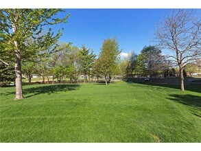 1181 Edgcumbe Rd in St. Paul, MN - Building Photo - Building Photo