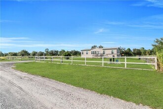 7824 8th Pl in La Belle, FL - Building Photo - Building Photo