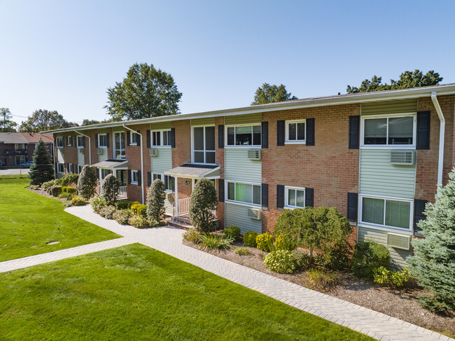 The Greens at North Babylon in North Babylon, NY - Building Photo - Building Photo