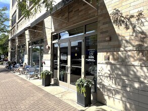 10 S Dunton Ave, Unit 204 in Arlington Heights, IL - Building Photo - Building Photo