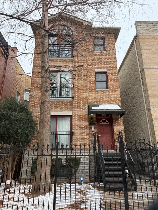 property at 2707 W Warren Blvd