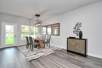 3814 Lakewood Dr in Montgomery, TX - Building Photo - Building Photo