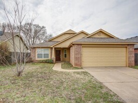 16052 S 83rd E Ave in Bixby, OK - Building Photo