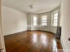 116 Warren St, Unit 4 in Boston, MA - Building Photo
