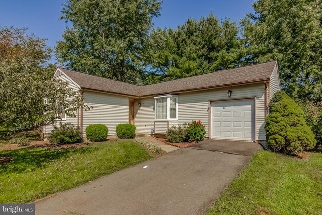 property at 1417 Kingstream Dr