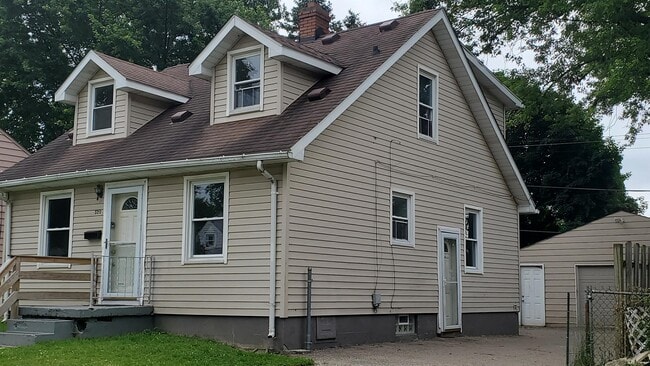 520 Burroughs Ave in Flint, MI - Building Photo - Building Photo