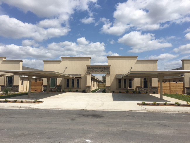 Medical Ridge Apartments - Fourplex in Pharr, TX - Building Photo - Other