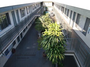 14000 Cordary Ave. in Hawthorne, CA - Foto de edificio - Building Photo