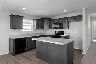 419 W Barcelona St in Republic, MO - Building Photo - Building Photo