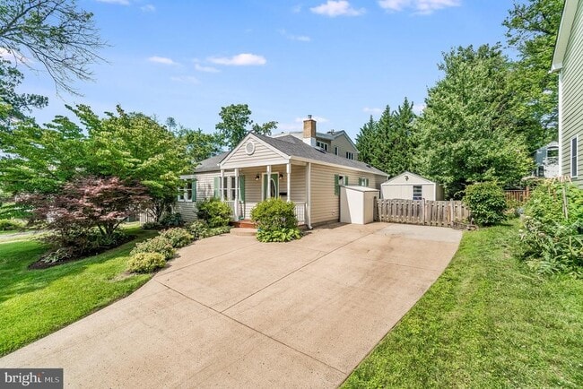 property at 2962 Strathmeade St